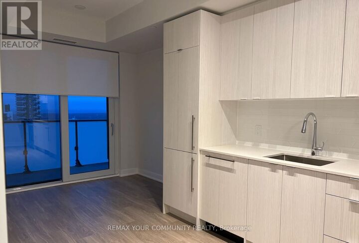 Property Photo:  4130 Parkside Village Drive 3408  ON L5B 3M8 