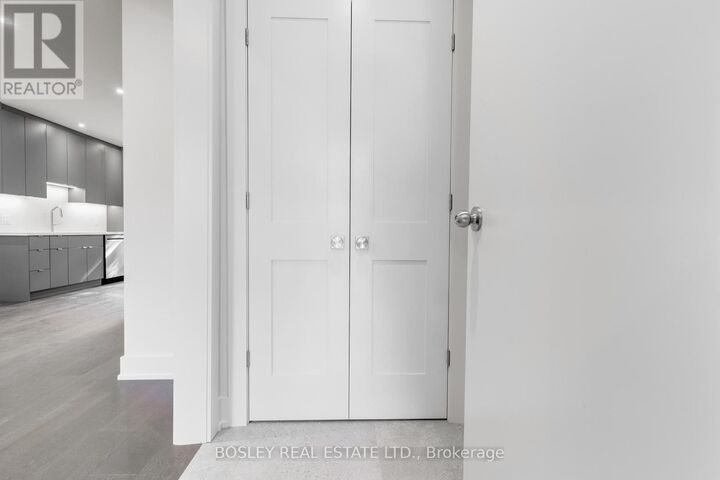 Property Photo:  325 Brunswick Avenue Main Floor  ON M5R 2Z1 