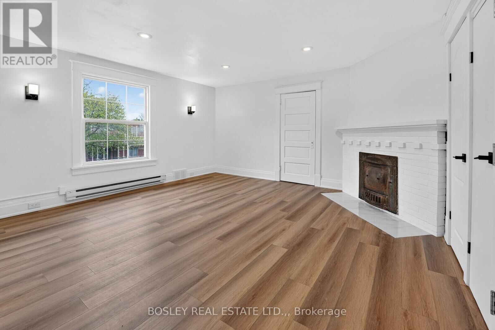 Property Photo:  4 Queen Street 1  ON L0S 1J0 