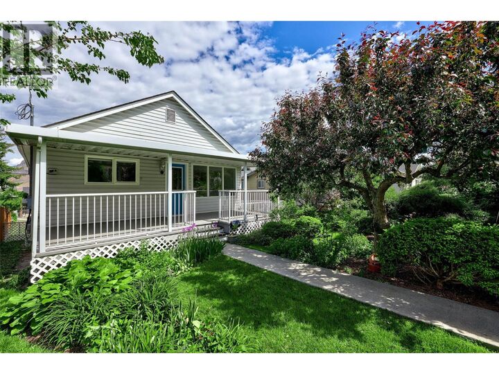 Photo de la propriété:  1022 Pleasant Street  BC V2C 3B8 