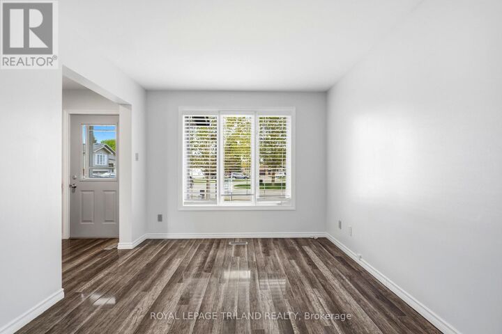 Property Photo:  55 Sunrise Court A  ON N5V 4V5 