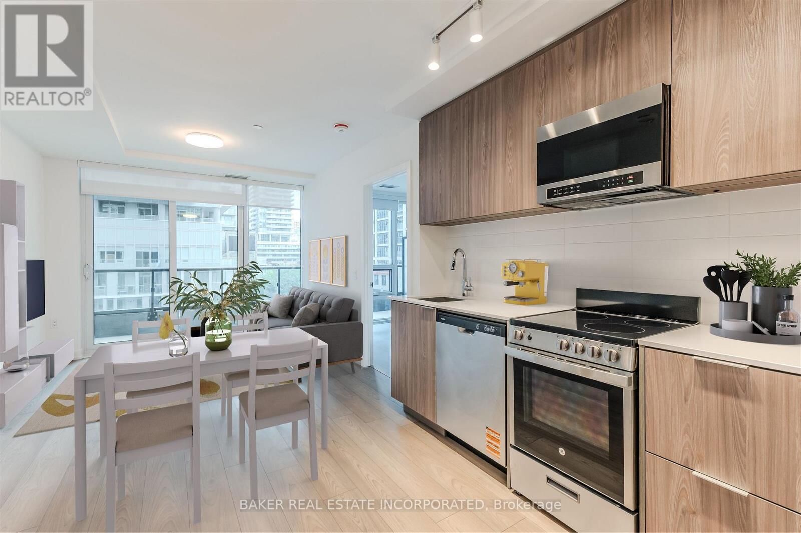 Property Photo:  223 Redpath Avenue 202  ON M4P 0E8 