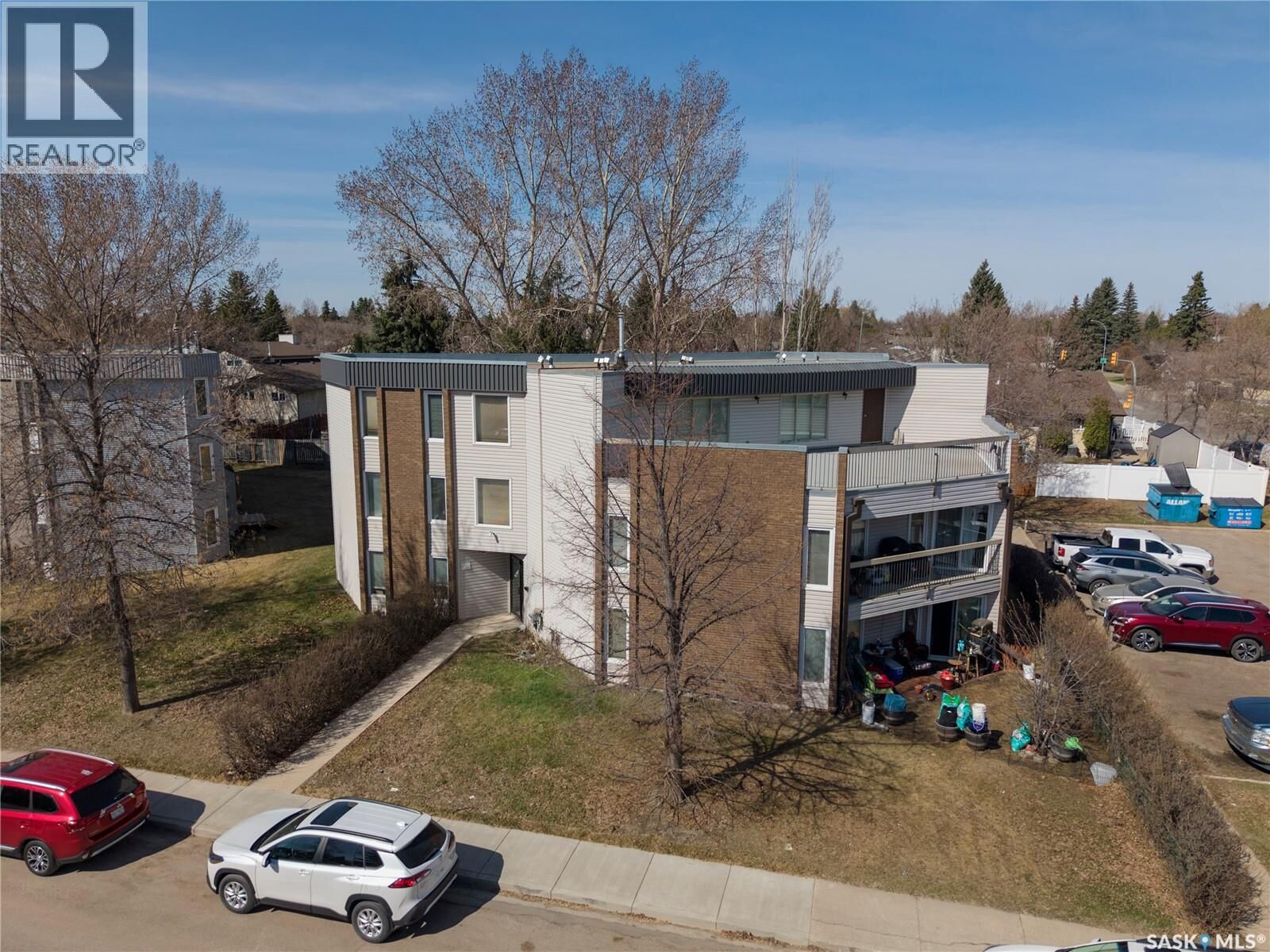 Property Photo:  303 302 Tait Crescent  SK S7H 5L2 