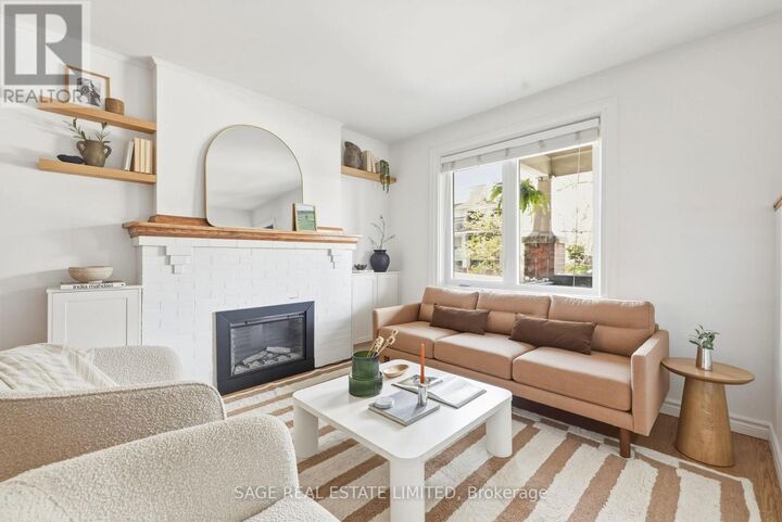 Property Photo:  662 Woodbine Avenue  ON M4E 2J1 
