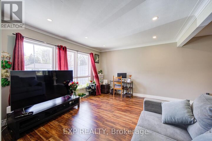 Property Photo:  95 Reidmount Avenue East  ON M1S 1B6 