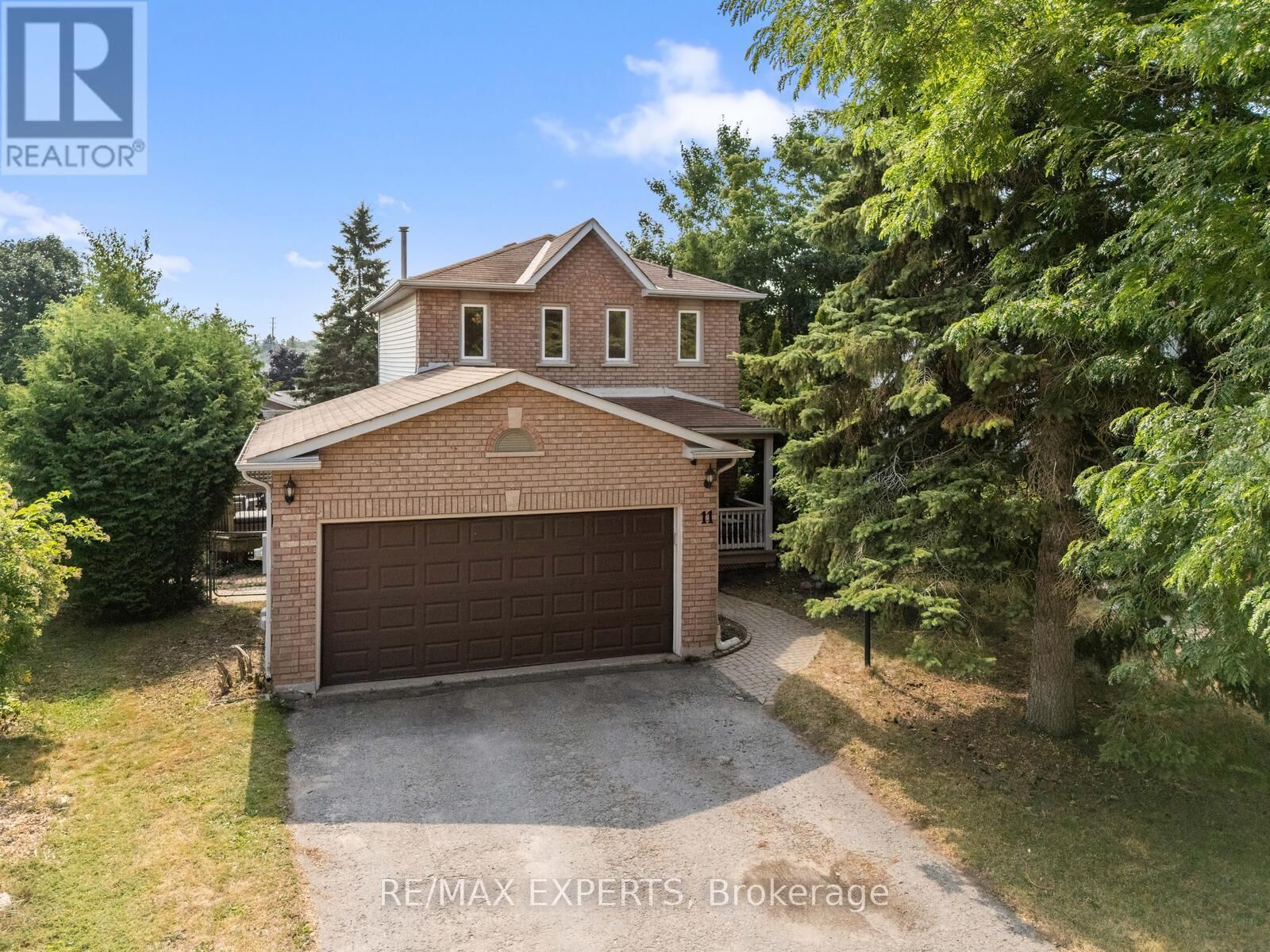 Property Photo:  11 Penton Drive  ON L4N 7A3 