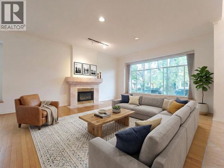 Property Photo:  123 East 45th Avenue  BC V5W 1W8 