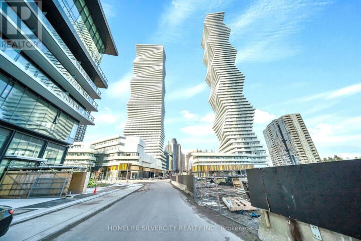 Property Photo:  3900 Confederation Parkway 3908  ON L5B 0M3 