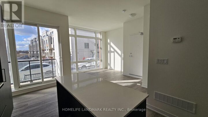 Property Photo:  8 David Eyer Road 1218  ON L4S 0N3 