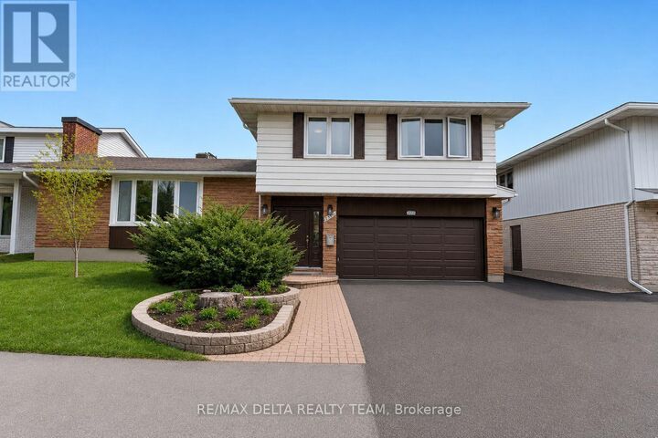Property Photo:  2350 Georgina Drive  ON K2B 7M5 