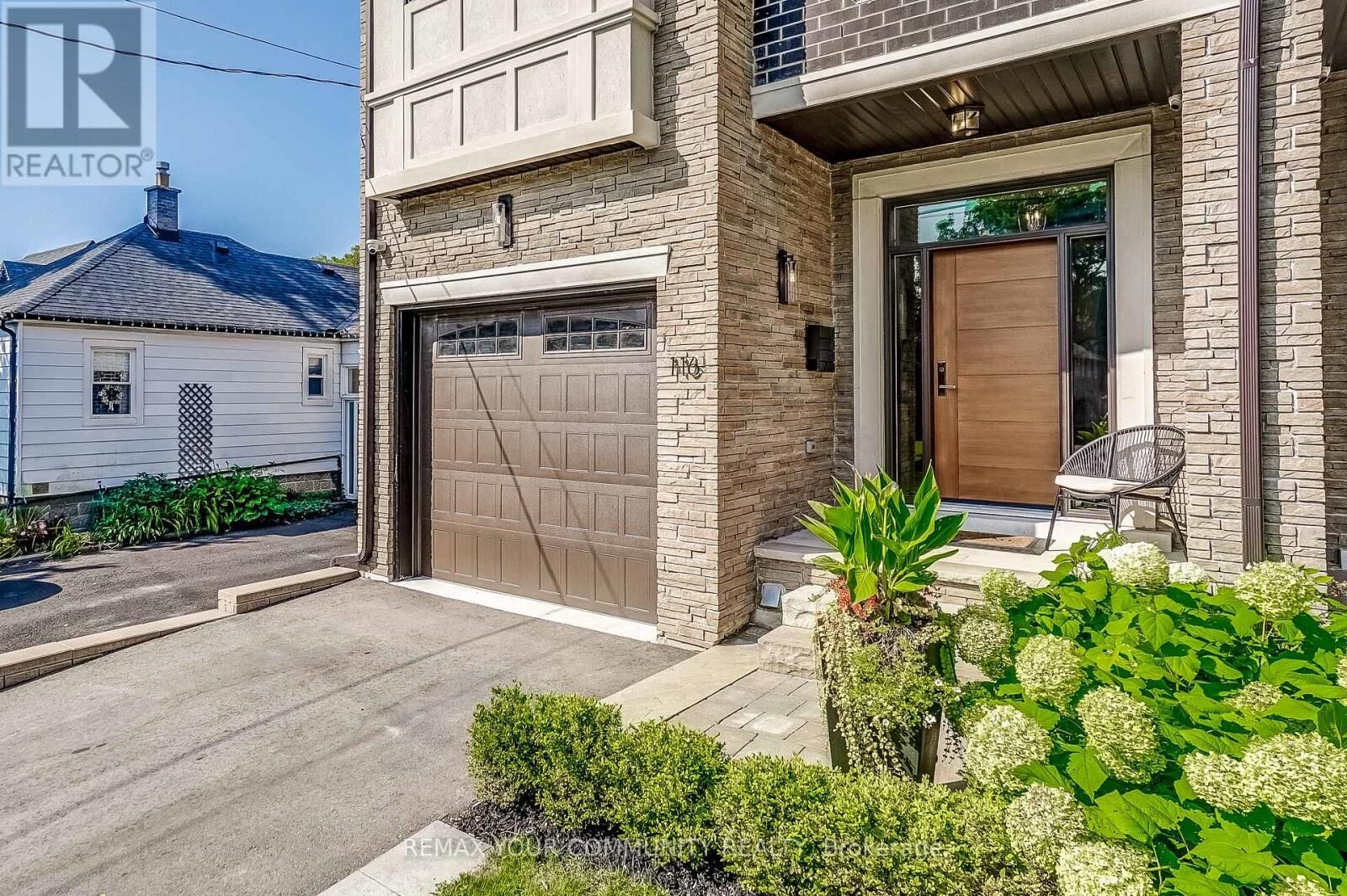 Property Photo:  116 Lucas Street  ON L4C 4P5 