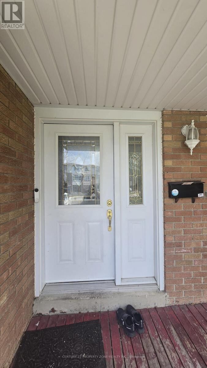 Property Photo:  122 Kingswood Drive  ON L6V 2W4 