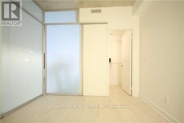 Property Photo:  20 Gladstone Avenue 405  ON M6J 0E9 