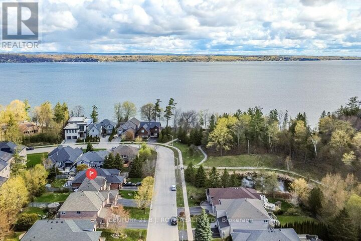 Property Photo:  112 Crimson Ridge Road  ON L4N 0G9 