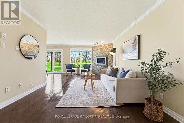Property Photo: 35A Stonehaven Drive ON K2M 1E3