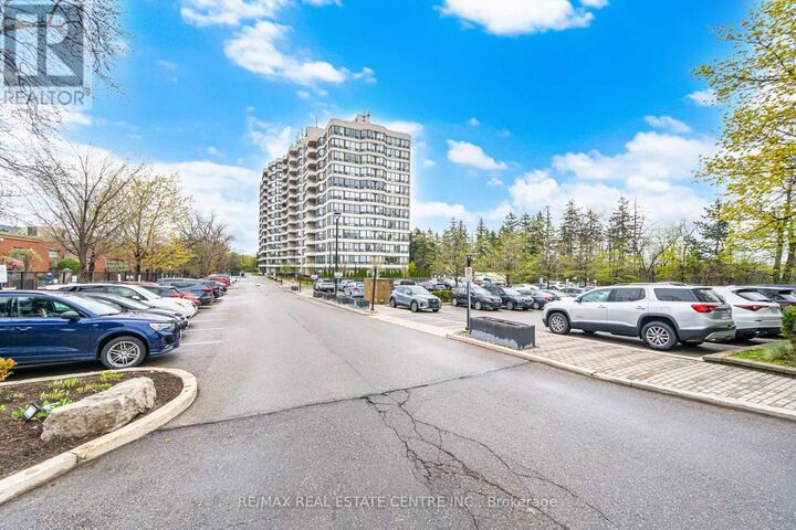 Property Photo:  8501 Bayview Avenue 1414  ON L4B 3J7 