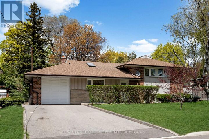 Property Photo:  12 Finchurst Drive  ON M2R 1K9 