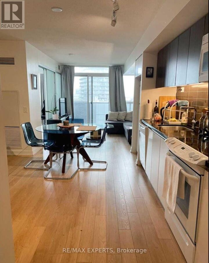 Property Photo:  85 Queens Wharf Road 805  ON M5V 0J9 