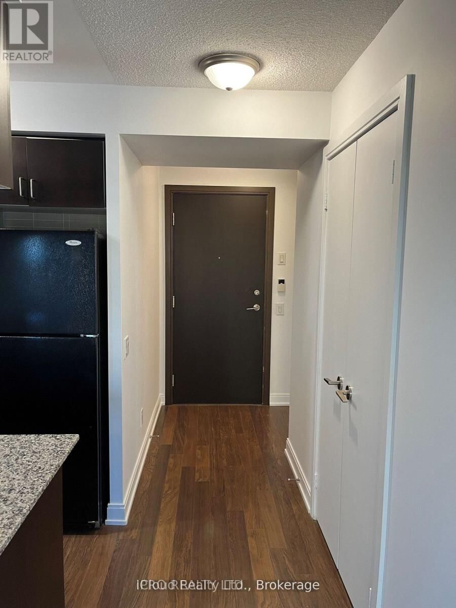 Property Photo:  25 Viking Lane 1047  ON M9B 0A1 