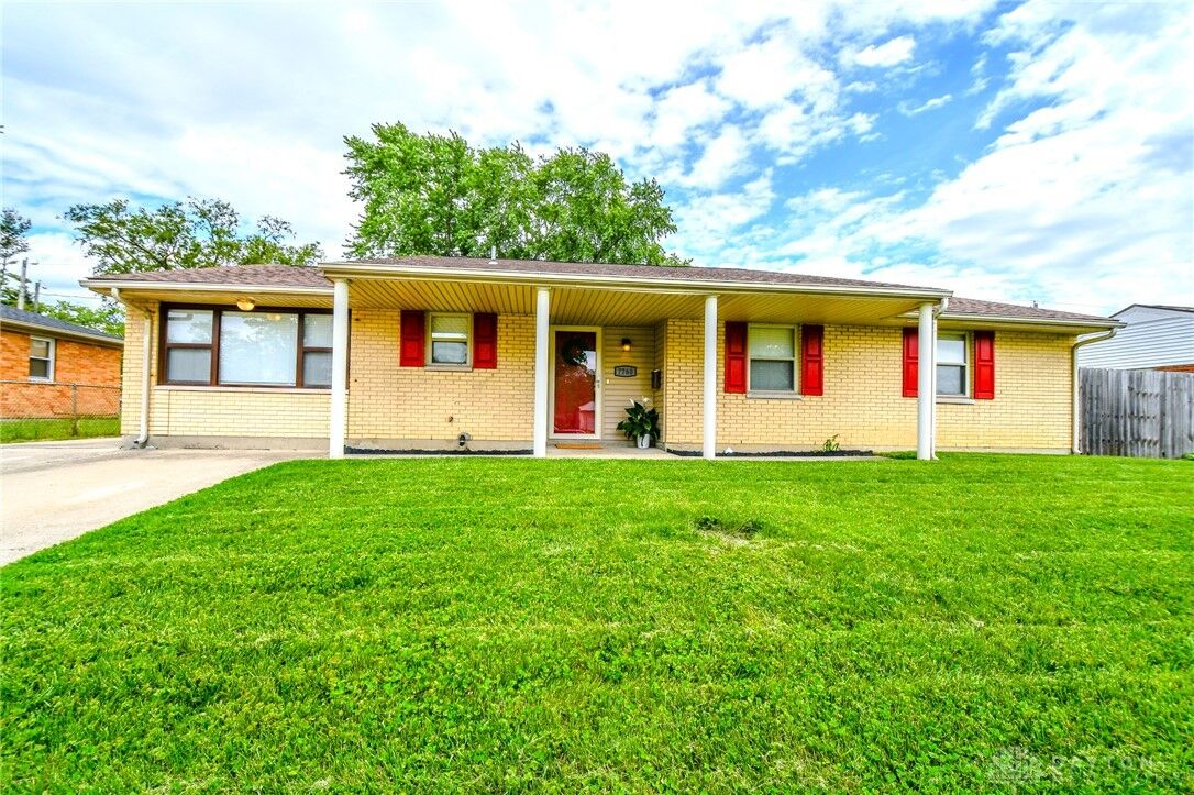 Property Photo:  