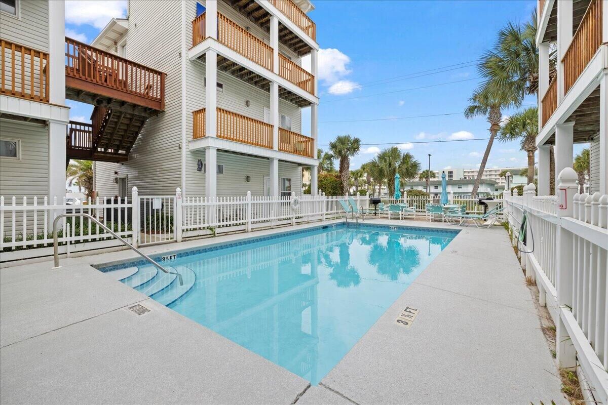 Property Photo:  1995 Devmor Court 5A  FL 32548 