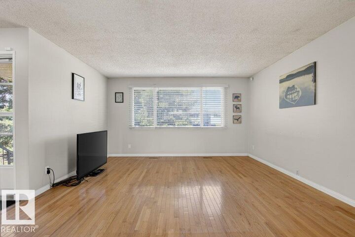 Property Photo:  882 Knottwood Road NW  AB T6K 3C3 