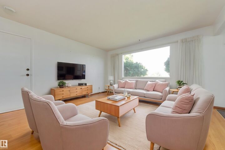Property Photo:  13420 94 Street NW  AB T5E 3V9 