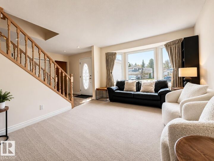 Property Photo:  13 Canyon Drive  AB T8H 1N3 