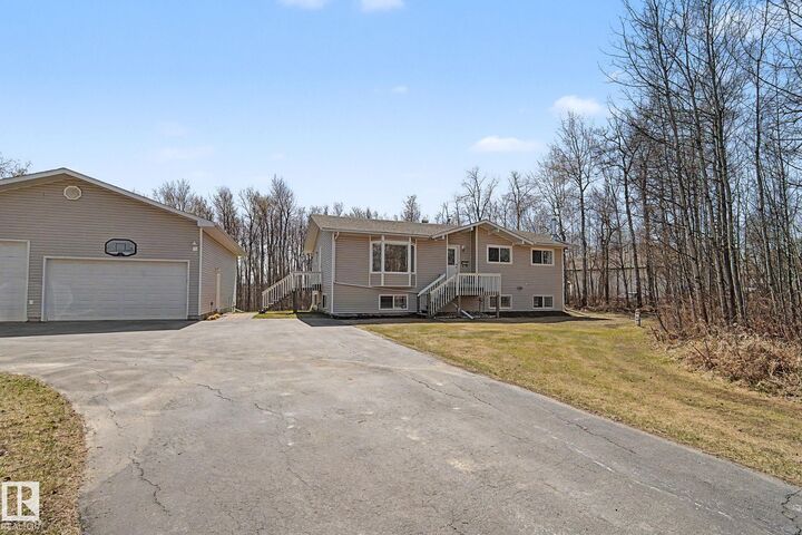 Property Photo:  54519 Rge Road 272 99  AB T8R 1X1 