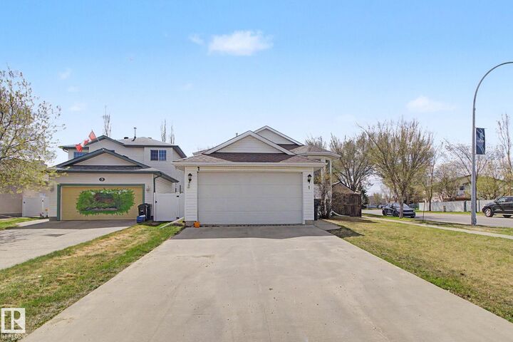 Property Photo:  1 Deer Park Road  AB T7X 3K2 