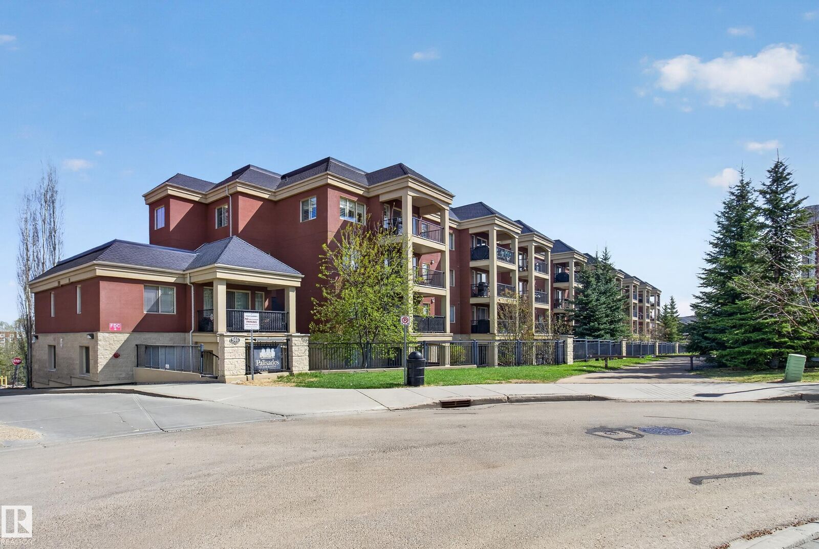 Property Photo:  501 Palisades Way 207  AB T8H 0H8 