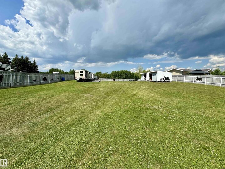 Property Photo:  271 57201 RR 102  AB T0A 3A0 