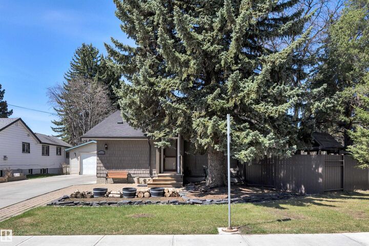 Property Photo:  5324 109 Street NW  AB T6H 3A4 