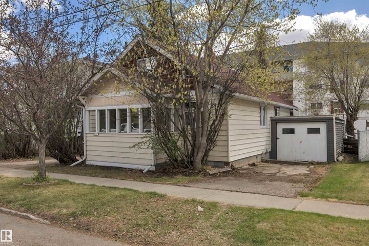 4907 48 Avenue — photo 1
