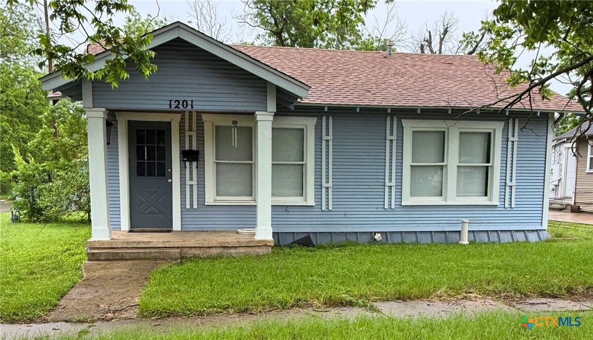 Property Photo:  1201 S 25th Street  TX 76504 