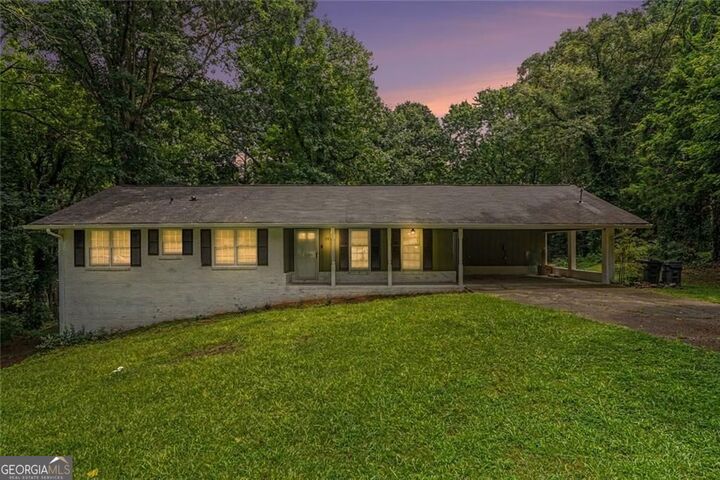 Property Photo: 2826 Manor Court GA 30078