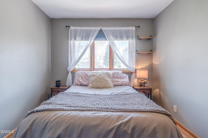 Property Photo:  502 N 21st Street  ND 58501 