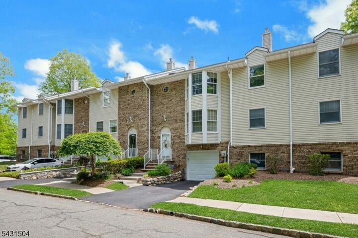 Property Photo:  42 Brookstone Cir 42  NJ 07950 