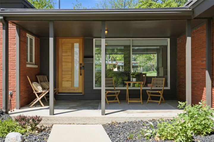 Property Photo:  5825 Chamberlain Drive  IA 50312 