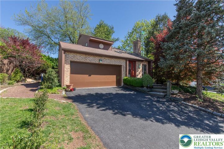 Property Photo:  4004 Westview Drive  PA 18104 