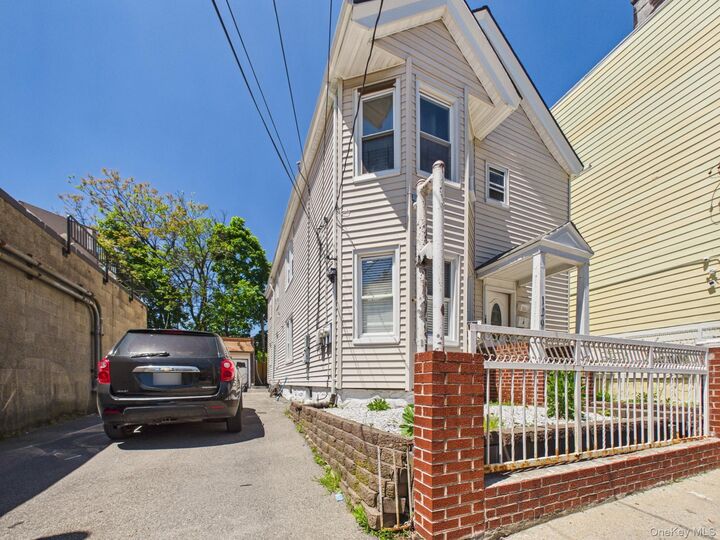 Property Photo:  129 Morningside Place  NY 10703 