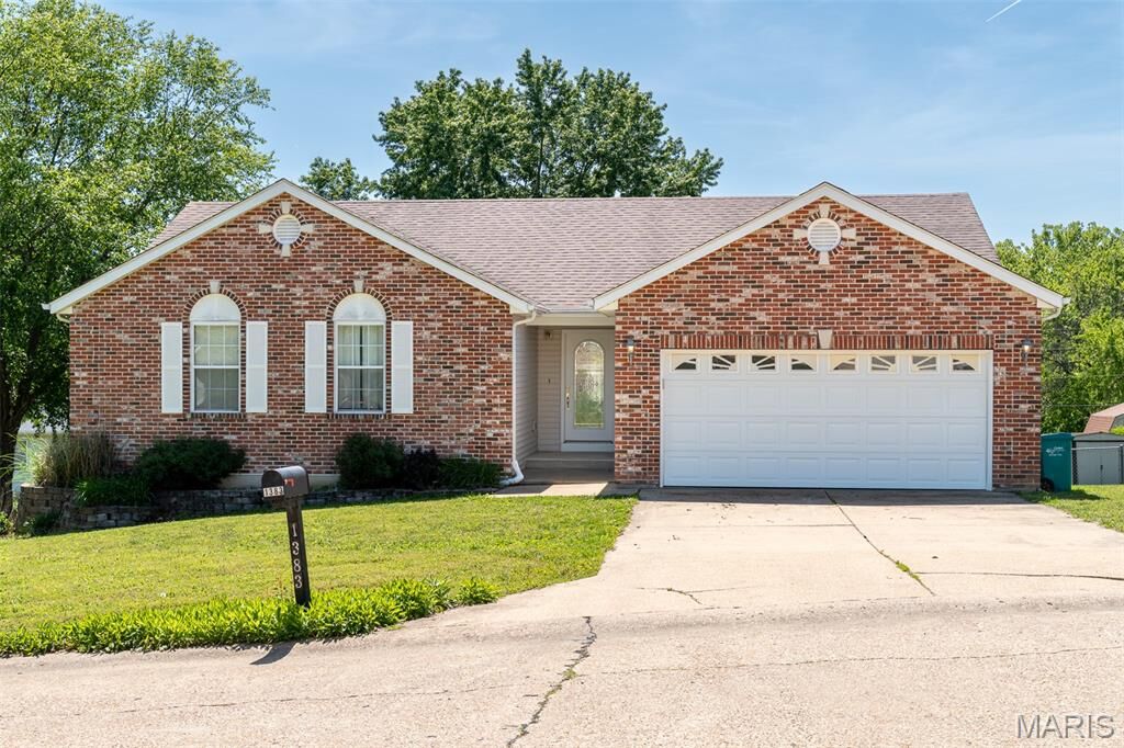 Property Photo:  1383 Oakridge Estates Drive  MO 63077 