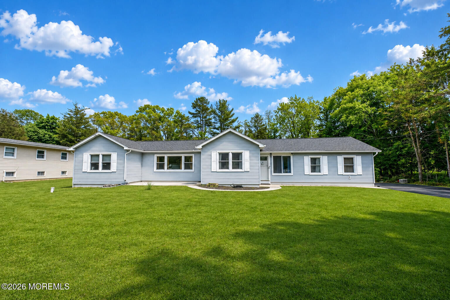 Property Photo:  5 Riccis Drive  NJ 08527 