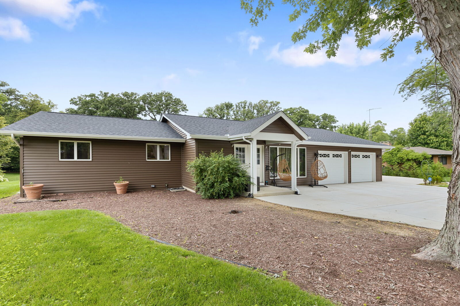 Property Photo:  83 S Linden Drive  IL 60545 