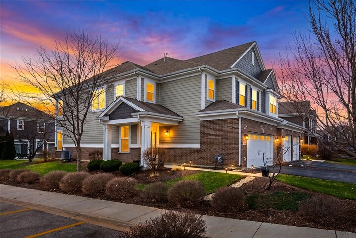 Property Photo:  27W119 Redbud Lane  IL 60190 