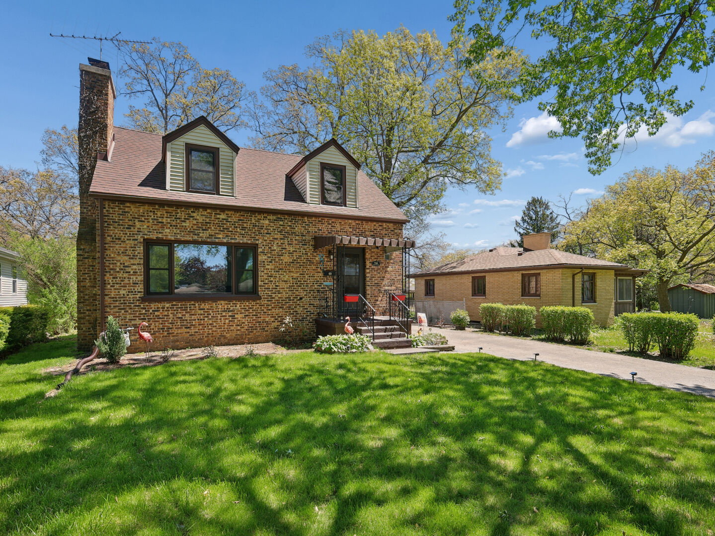 Property Photo:  735 Kirkwood Avenue  IL 60096 