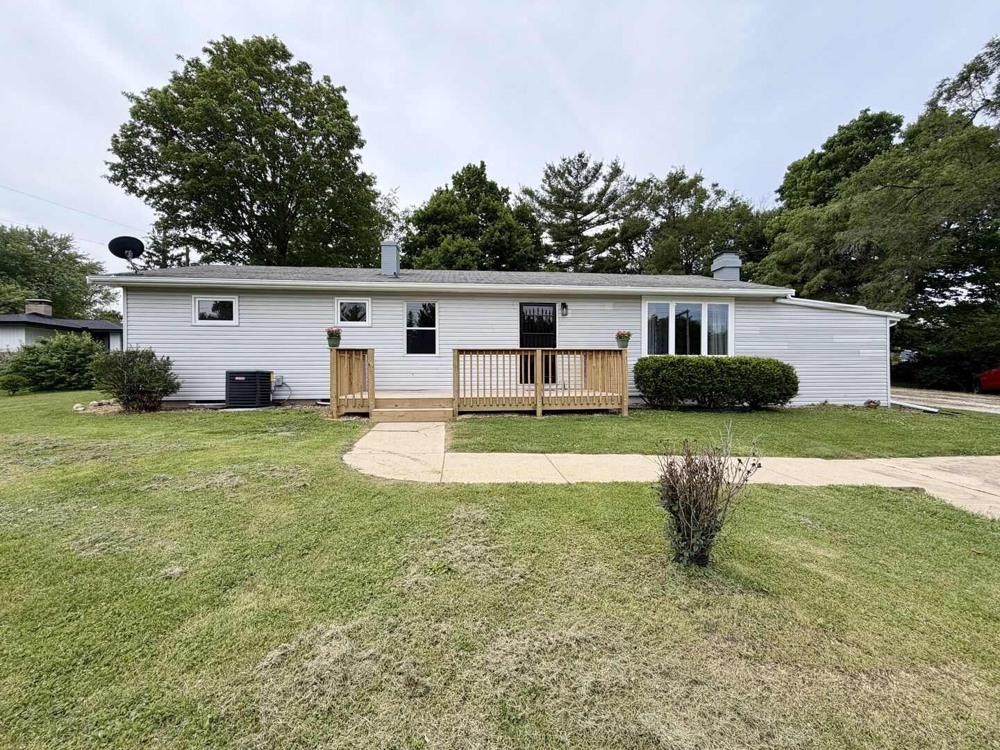 Property Photo:  19721 US 150 Highway  IL 61705 