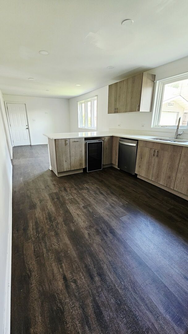 Property Photo:  5230 S Lockwood Avenue 1R  IL 60638 