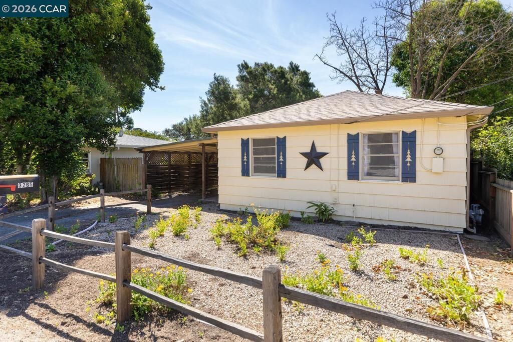 Property Photo:  3265 Hillview Ln  CA 94549 