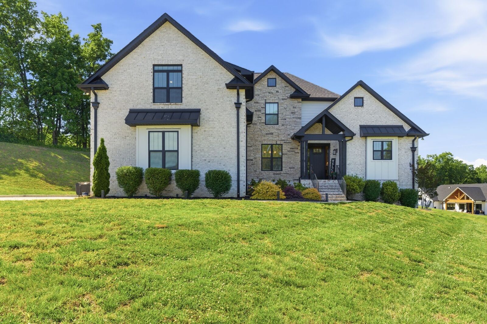 Property Photo: 1802 Belclare Cir TN 37087